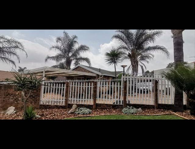 3 BEDROOM HOUSE FOR SALE IN SUIDEROORD